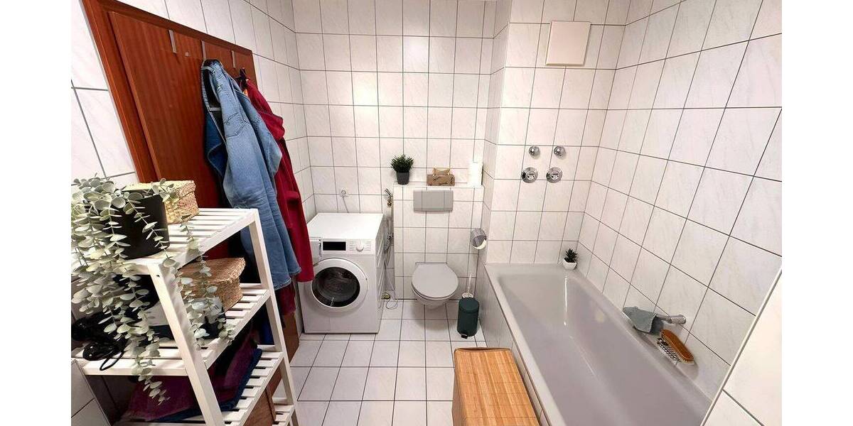 Etagenwohnung Augsburg Göggingen - 2 Zimmer, 65 m&sup2;, 1.080&euro; | Angebot:26825021