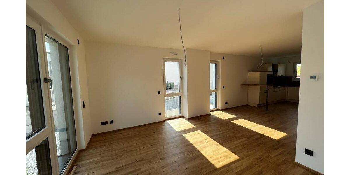 Doppelhaushälfte Mainz Weisenau - 6 Zimmer, 159 m&sup2;, 2.500&euro; | Angebot:23587981