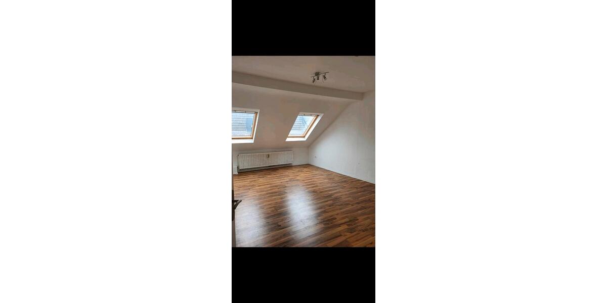 Dachgeschoßwohnung Linnich - 3 Zimmer, 80 m&sup2;, 780&euro; | Angebot:26426326