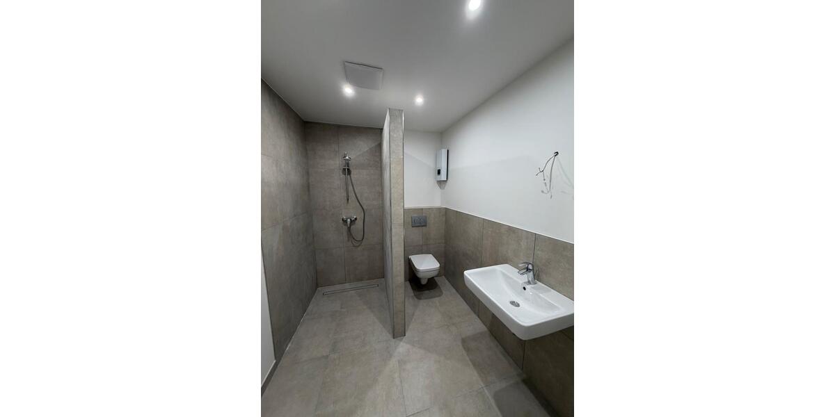 Etagenwohnung Mönchengladbach Süd - 4 Zimmer, 83 m&sup2;, 1.600&euro; | Angebot:23820433