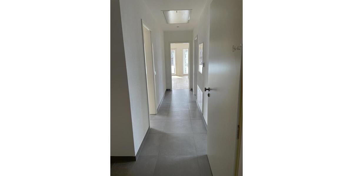 Dachgeschoßwohnung Essenbach - 4 Zimmer, 92 m&sup2;, 1.150&euro; | Angebot:26252392