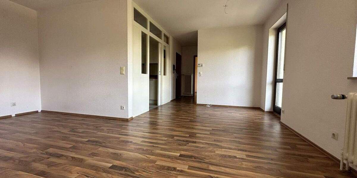 Charmante 2,5 Zimmer Wohnung in begehrter Wohnlage inkl. Küche, Balkon und TG-Stellplatz 2 zimmer