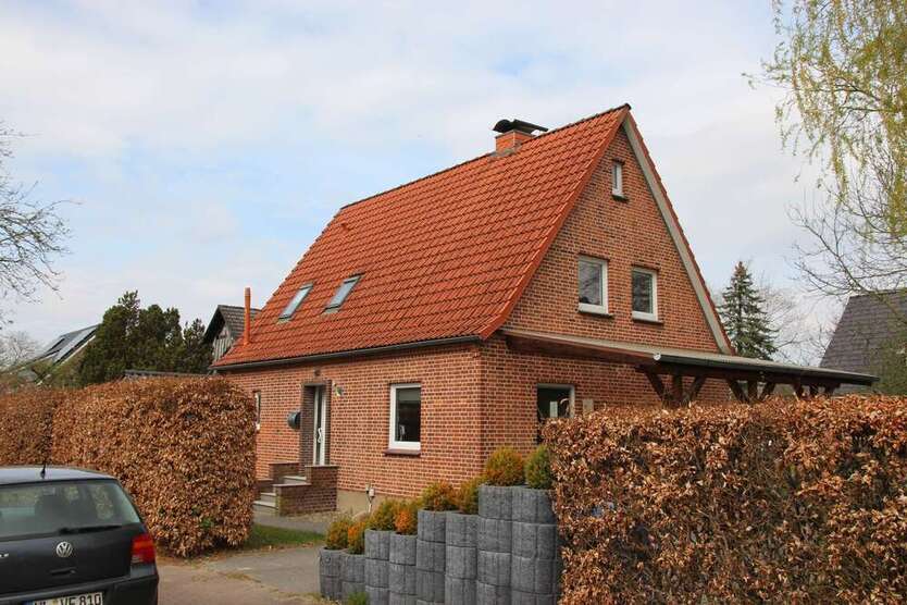 Haus zum Mieten in Tostedt 1.350 € 119 m²