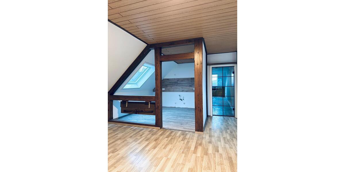 Dachgeschoßwohnung Attendorn - 2 Zimmer, 93 m&sup2;, 700&euro; | Angebot:25514531