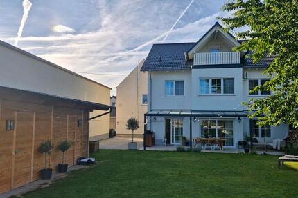 Haus Neubau Bj.2022 250qm2 5 Z. 3 Bäder PV MV Befristet