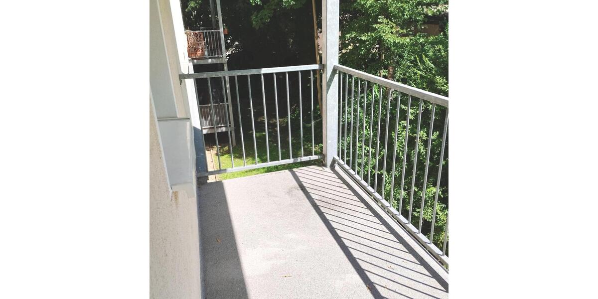 Etagenwohnung Waldheim - 3 Zimmer, 65 m&sup2;, 339&euro; | Angebot:23701180