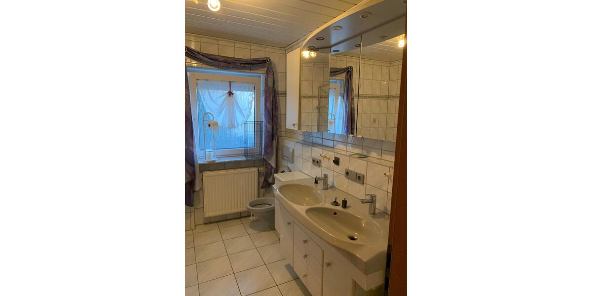 Erdgeschoßwohnung Sulzfeld - 4 Zimmer, 100 m&sup2;, 1.000&euro; | Angebot:25993660