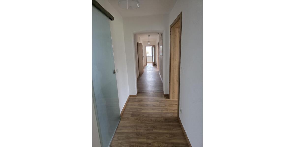 Erdgeschoßwohnung Mühldorf am Inn - 5 Zimmer, 120 m&sup2;, 1.250&euro; | Angebot:26561825
