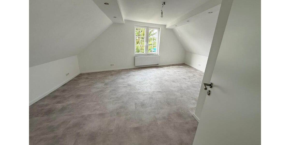 Dachgeschoßwohnung Hockenheim - 2 Zimmer, 85 m&sup2;, 1.250&euro; | Angebot:26625841