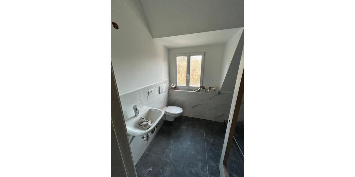 Dachgeschoßwohnung Saarbrücken Malstatt - 4 Zimmer, 135 m&sup2;, 900&euro; | Angebot:24611926