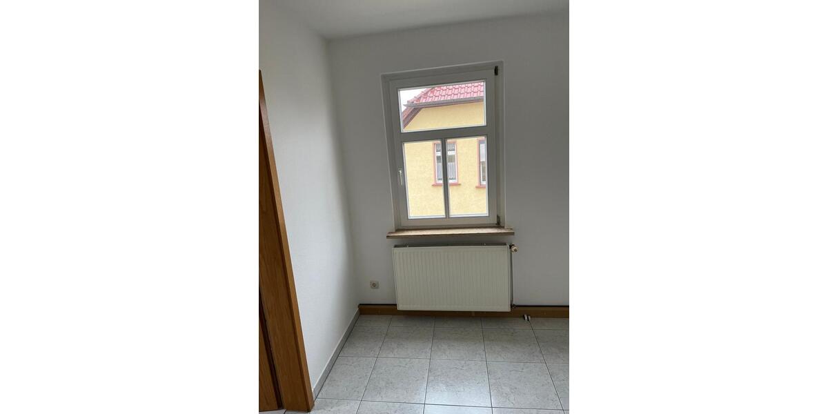 Dachgeschoßwohnung Triptis - 3 Zimmer, 80 m&sup2;, 480&euro; | Angebot:26354155