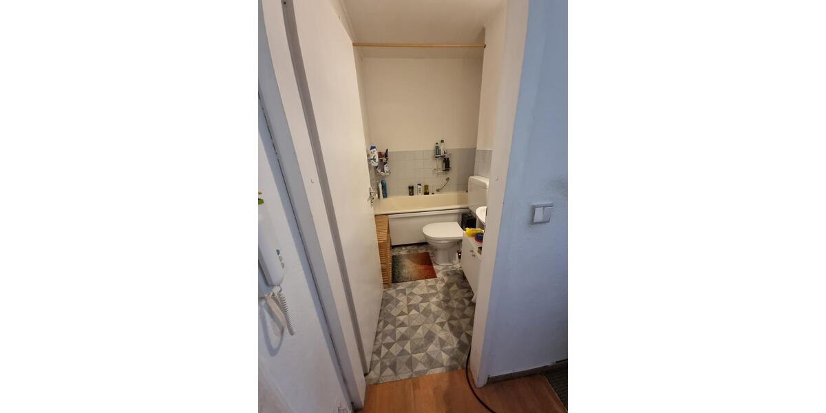 Etagenwohnung Freiburg im Breisgau Haslach - 1 Zimmer, 32 m&sup2;, 660&euro; | Angebot:26251880