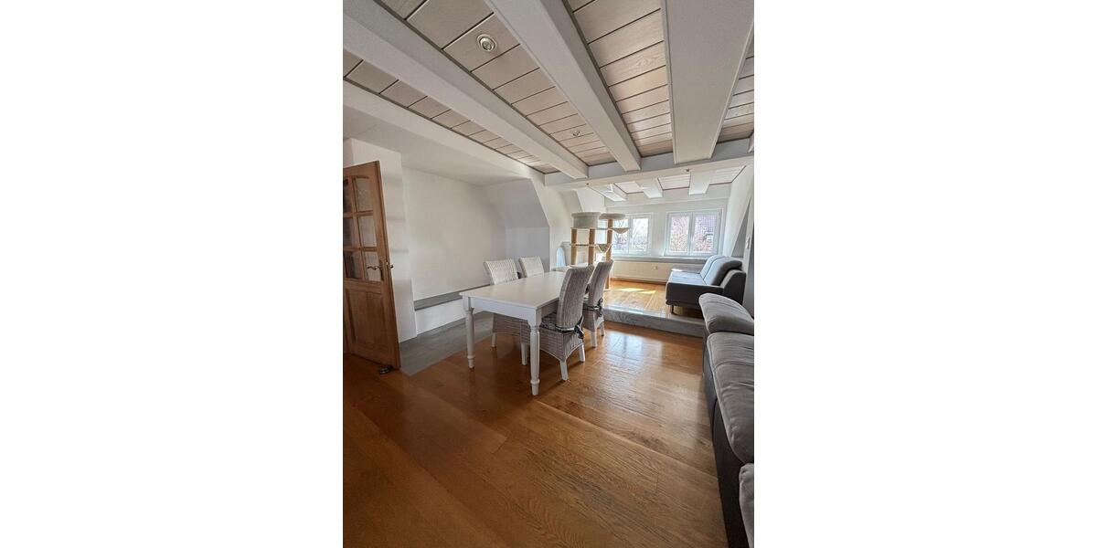 Dachgeschoßwohnung Markt Indersdorf - 4 Zimmer, 130 m&sup2;, 2.150&euro; | Angebot:25881481