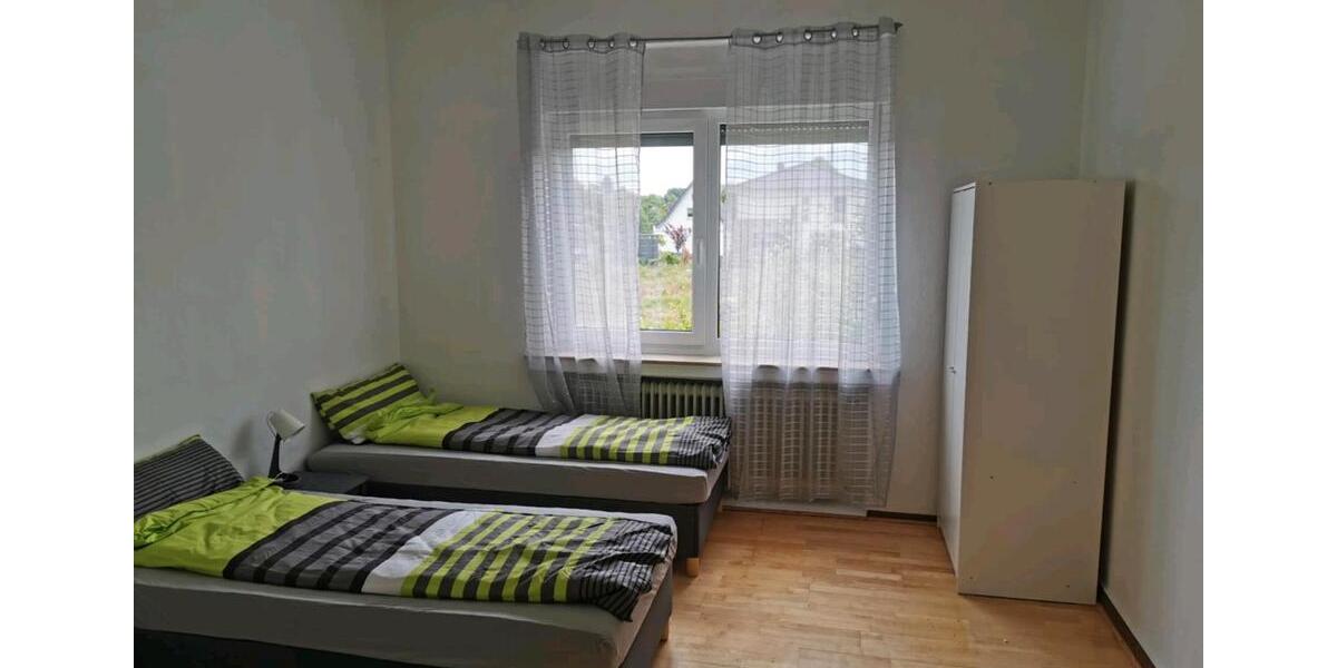 Etagenwohnung Bad Oeynhausen - 5 Zimmer, 100 m&sup2;, 1.200&euro; | Angebot:26278459