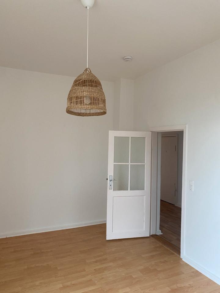 Mädchen WG Nähe der FH (Dietrichsdorf)