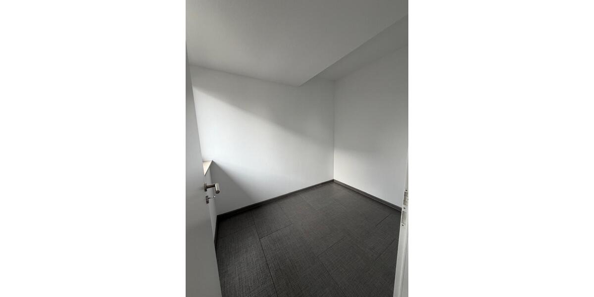 Zentrale 4-Zimmer Wohnung mit Balkon und Stellplatz 4 zimmer