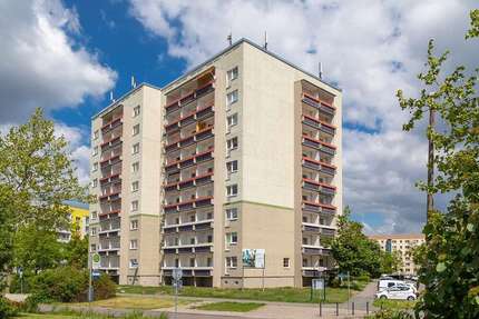 Wohnung zum Mieten in Leipzig 244,22 € 31.31 m²