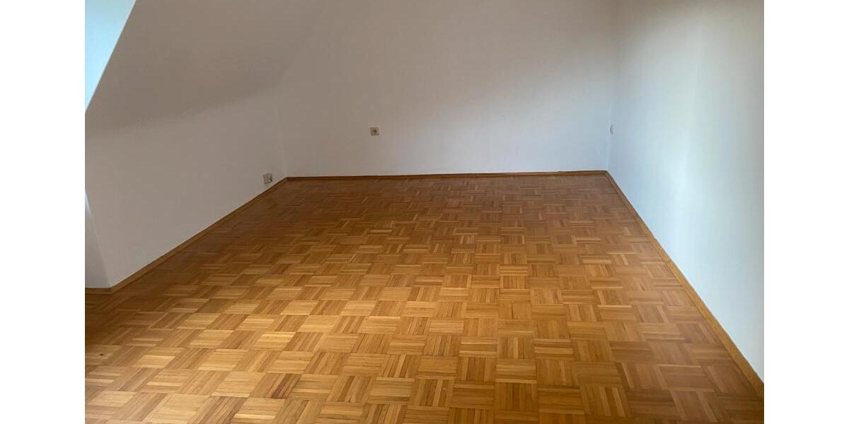 Dachgeschoßwohnung Eschwege - 2 Zimmer, 55 m&sup2;, 400&euro; | Angebot:26125460