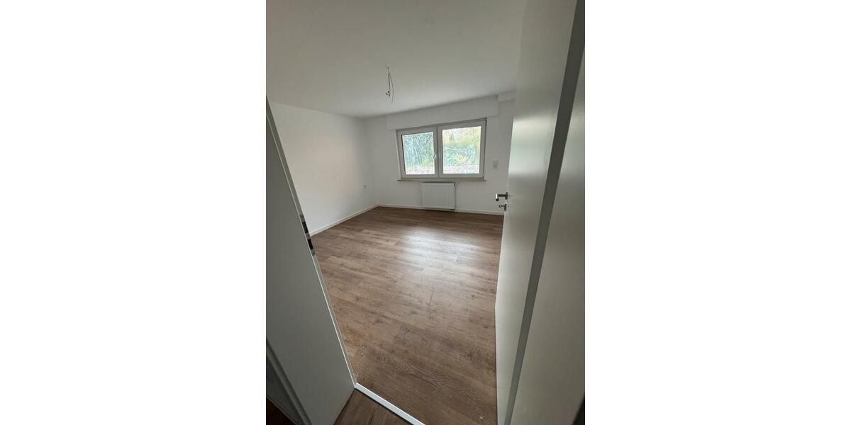 Erstbezug nach Kernsanierung 125m² Erdgeschosswohnung in Felsberg zimmer