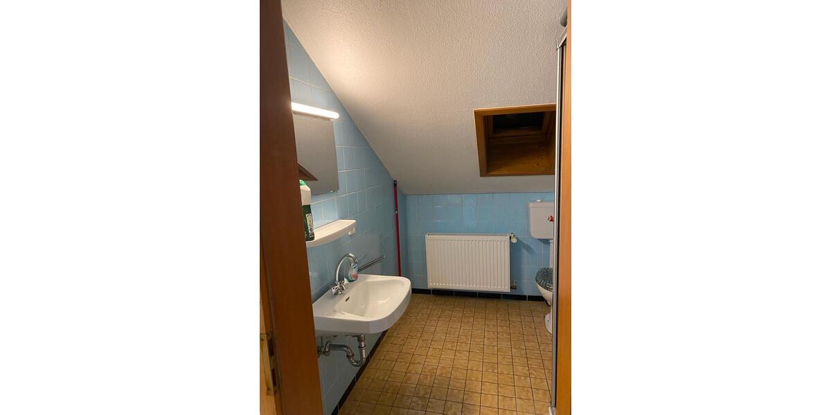 Dachgeschoßwohnung Ellwangen (Jagst) - 1 Zimmer, 12 m&sup2;, 400&euro; | Angebot:24436679