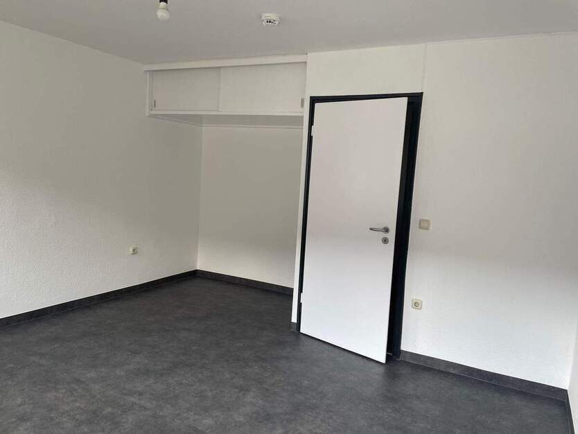 1-Zimmer-Wohnung mit Balkon und kleiner Küchenzeile - Stadtteil Rennweg. 1 zimmer