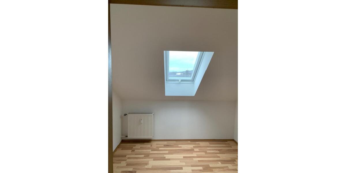 Dachgeschoßwohnung Wenzenbach - 3 Zimmer, 75 m&sup2;, 600&euro; | Angebot:24742064