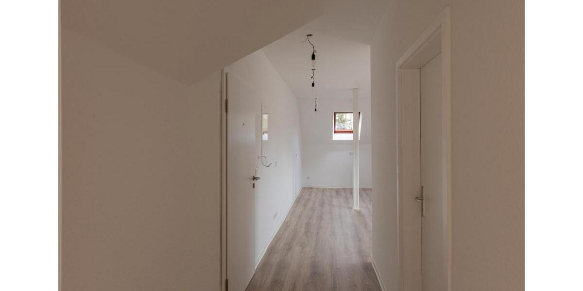 Dachgeschoßwohnung Varel - 4 Zimmer, 110 m&sup2;, 840&euro; | Angebot:24872814