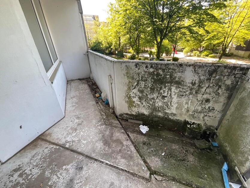 Mit den Kindern nach Kinderhaus, große 4 Zimmerwohnung frei