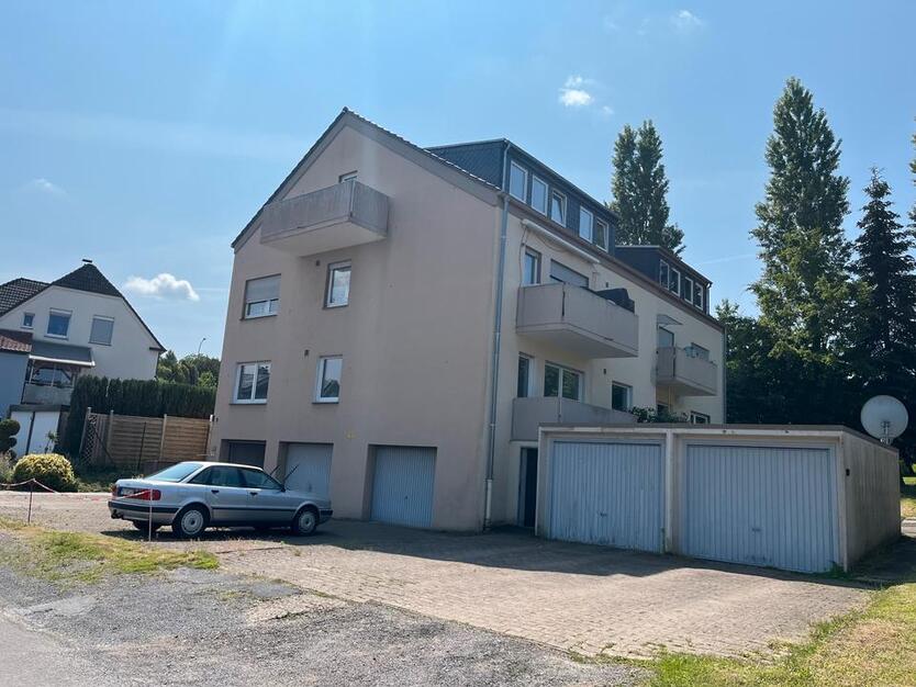 Frisch sanierte Erdgeschoßwohnung Hochpaterre in ruhiger Lage
