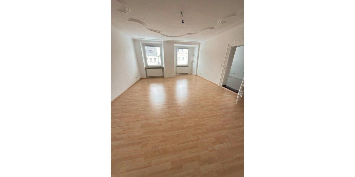 Etagenwohnung Straubing - 3.5 Zimmer, 160 m&sup2;, 1.150&euro; | Angebot:25879353