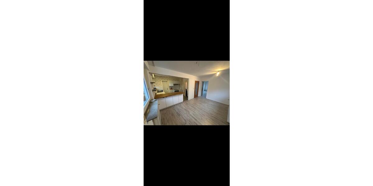Etagenwohnung Weinstadt - 4 Zimmer, 90 m&sup2;, 1.500&euro; | Angebot:26620987