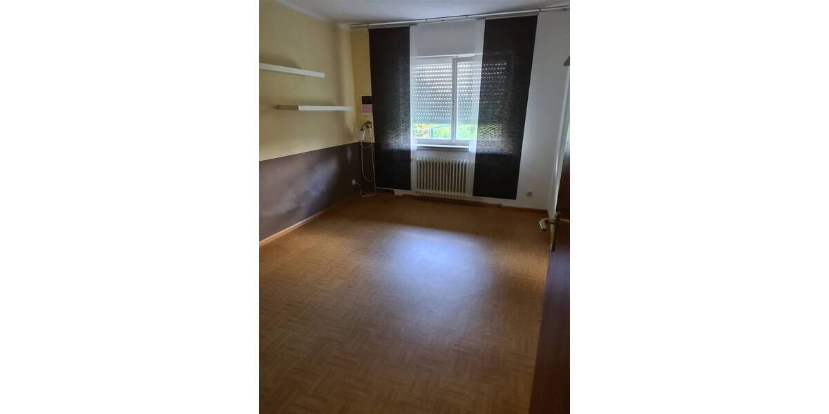 Etagenwohnung Ebringen - 4 Zimmer, 110 m&sup2;, 1.420&euro; | Angebot:26330161