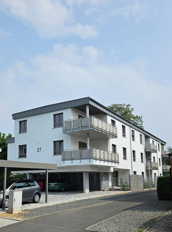 schöne Neubau Wohnung mit PV