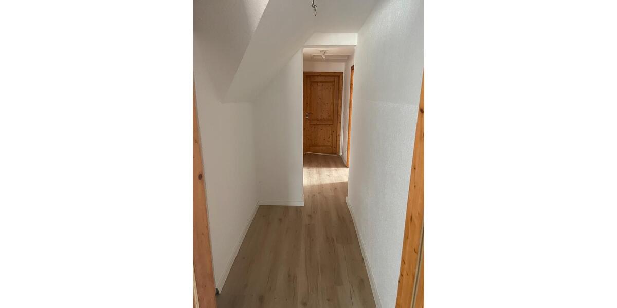 Dachgeschoßwohnung Idar-Oberstein Oberstein - 4 Zimmer, 98 m&sup2;, 600&euro; | Angebot:24650306