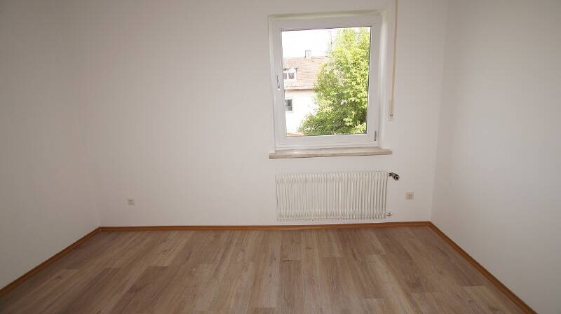 Etagenwohnung Straubing - 4 Zimmer, 93 m&sup2;, 750&euro; | Angebot:26597472