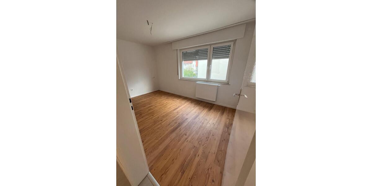 Etagenwohnung Baltmannsweiler - 4 Zimmer, 87 m&sup2;, 1.200&euro; | Angebot:26620989