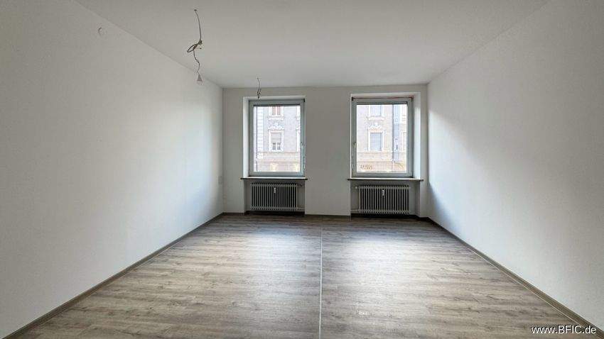 Gewerbeobjekt Fürstenfeldbruck - 9 Zimmer, 228 m&sup2;, 3.420&euro; | Angebot:25699499