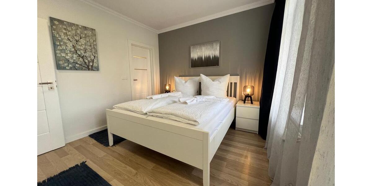 Wohnen auf Zeit Gera - 3 Zimmer, 130 m&sup2;, 100&euro; | Angebot:26227069