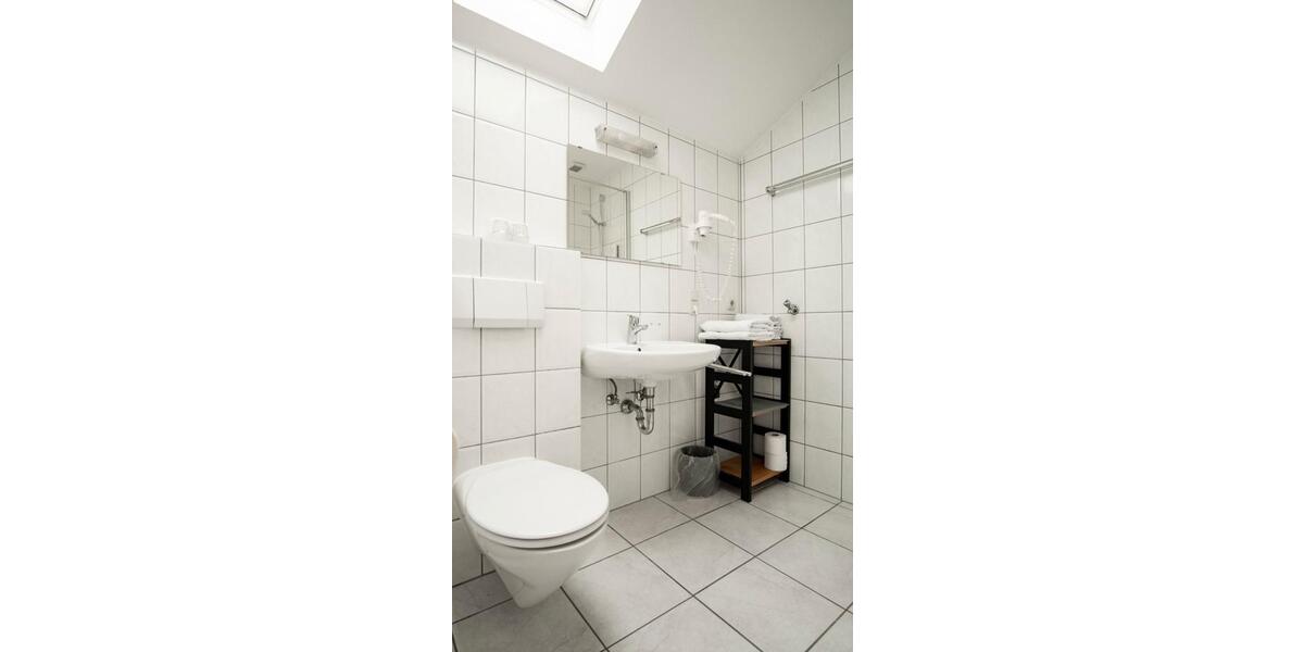 Dachgeschoßwohnung Vogtareuth - 1 Zimmer, 25 m&sup2;, 650&euro; | Angebot:26620686