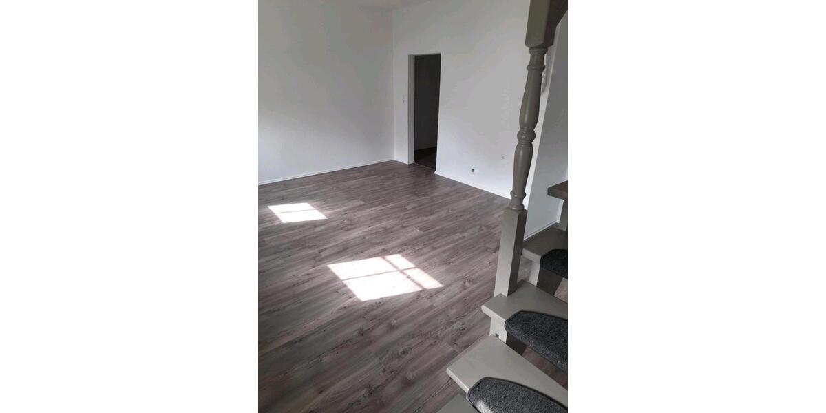 Maisonettenwohnung Leuna - 2 Zimmer, 75 m&sup2;, 525&euro; | Angebot:26089789