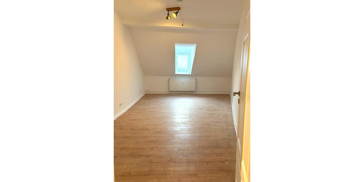 Dachgeschoßwohnung Nienburg (Weser) - 3 Zimmer, 98 m&sup2;, 790&euro; | Angebot:24314044