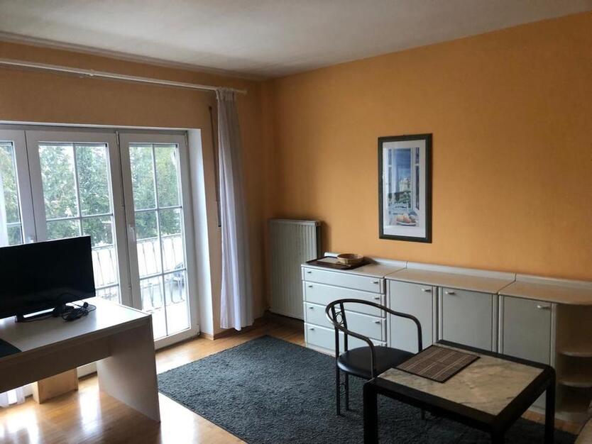 Schönes WG- Zimmer ( frei ab Oktober 2025)