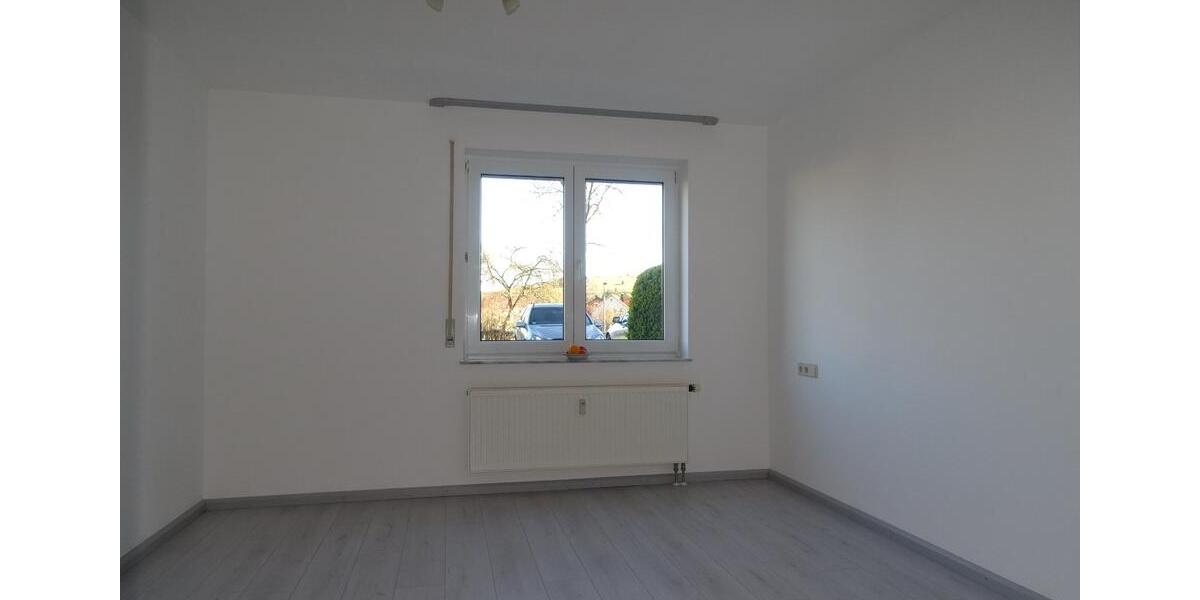 Erdgeschoßwohnung Riesbürg - 3 Zimmer, 75 m&sup2;, 710&euro; | Angebot:25932455