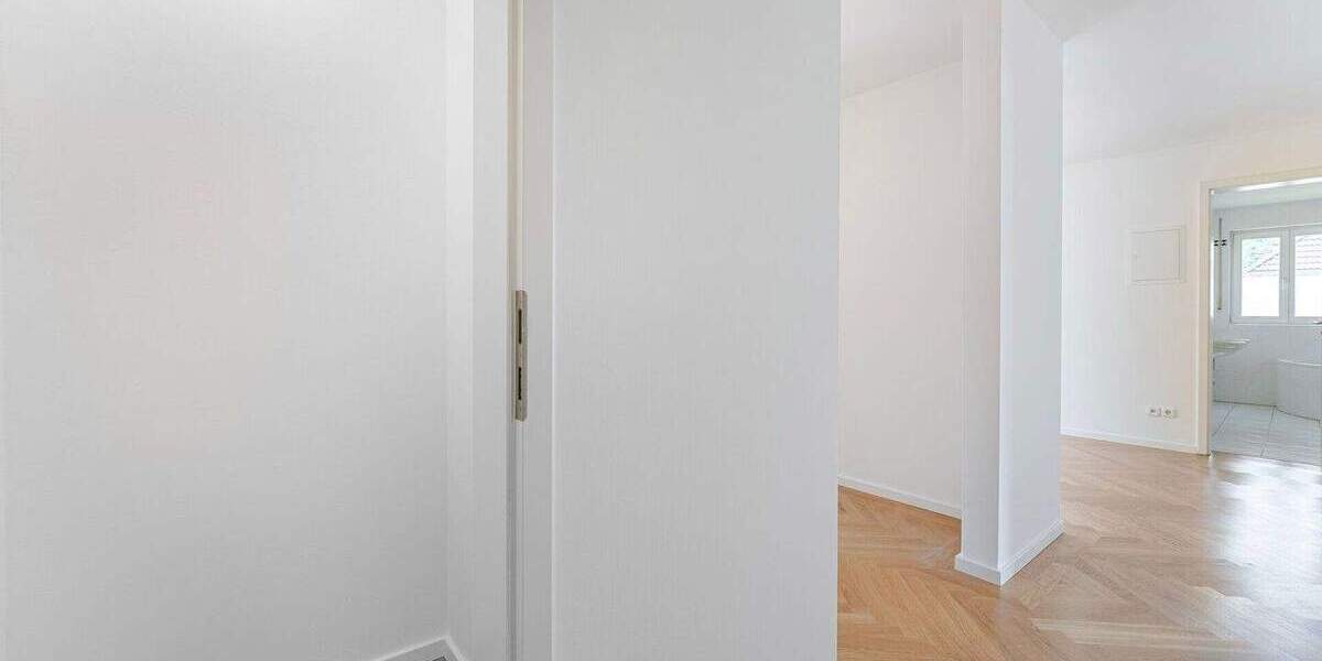 Etagenwohnung München Trudering-Riem - 4 Zimmer, 122 m&sup2;, 2.370&euro; | Angebot:25336192