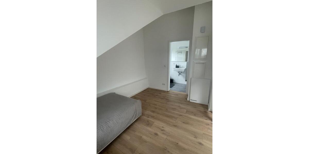 Dachgeschoßwohnung Mainz Bretzenheim - 1 Zimmer, 20 m&sup2;, 620&euro; | Angebot:26002922