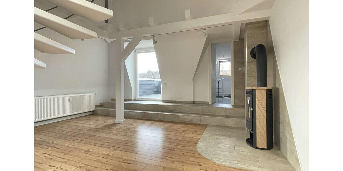 Dachgeschoßwohnung Oelsnitz (Vogtland) - 3 Zimmer, 130 m&sup2;, 750&euro; | Angebot:25181811