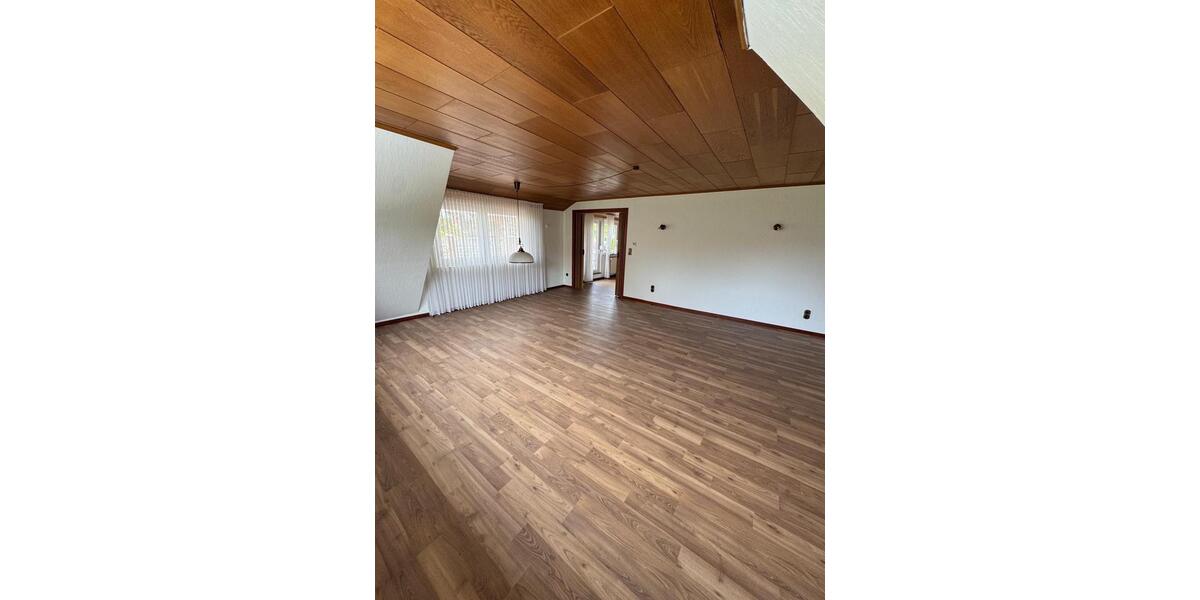 Dachgeschoßwohnung Delmenhorst Düsternort - 3 Zimmer, 109 m&sup2;, 1.000&euro; | Angebot:26522369