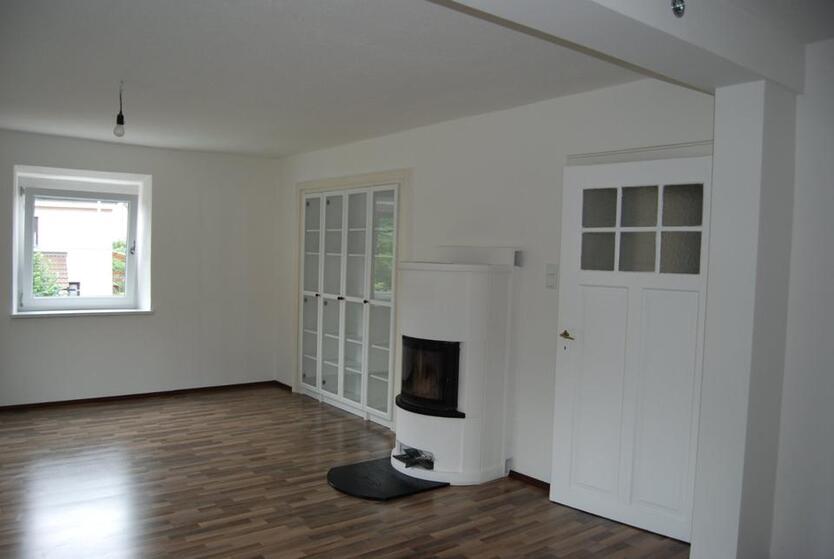 2 Zi - Wohnung PAN, zentral mit Stellplatz im Zweifamilienhaus zimmer