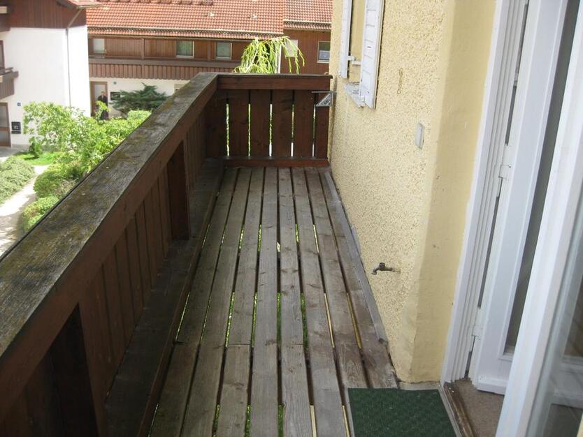 85 m² Zwei Zimmerwohnung + Küche + Bad + Balkon + PKW-Stellplatz