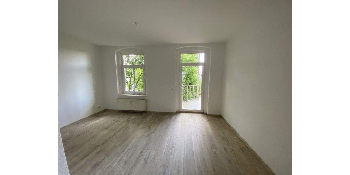STARK! Neu renovierte 4 Raum Wohnung mit Balkon! 4 zimmer